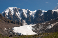 Карагем Баши и ледник Маашей вблизи