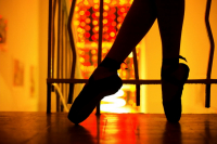 плачь, плачь.. танцуй, танцуй...