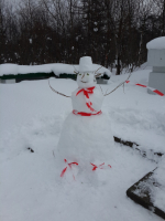 Весенний снеговик