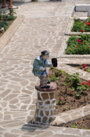 а у нас во дворе