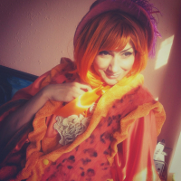 Рыжая -хитрая)))