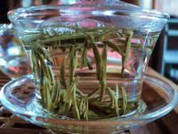 желтые иглы