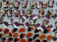 Не хватает только горилочки!