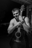 человек с гитарой