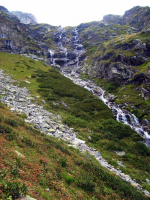 горный водопад