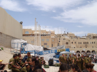 Израильская армия нервно курит