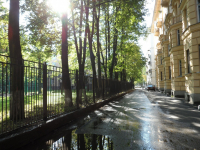 город просыпается