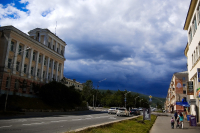 Надвигается